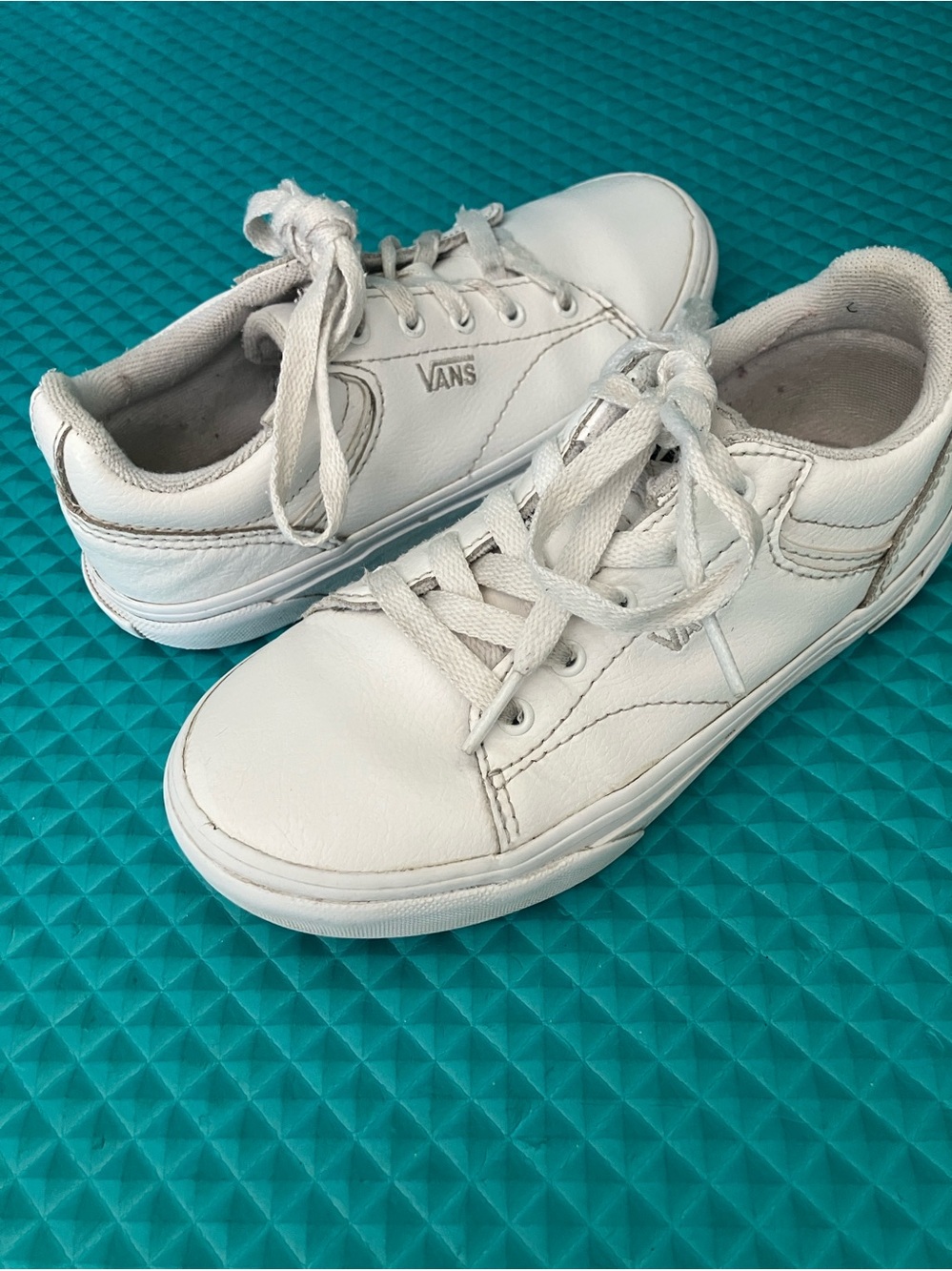 VANS Unisex Kids Seldan All White Leather Sneakers | 1